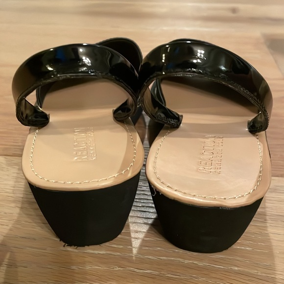 Kenneth Cole Platform Sandals. - Picture 6 of 6
